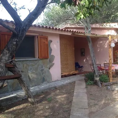 - Villini Maestrale/libeccio/aquarius Tatil Evi *